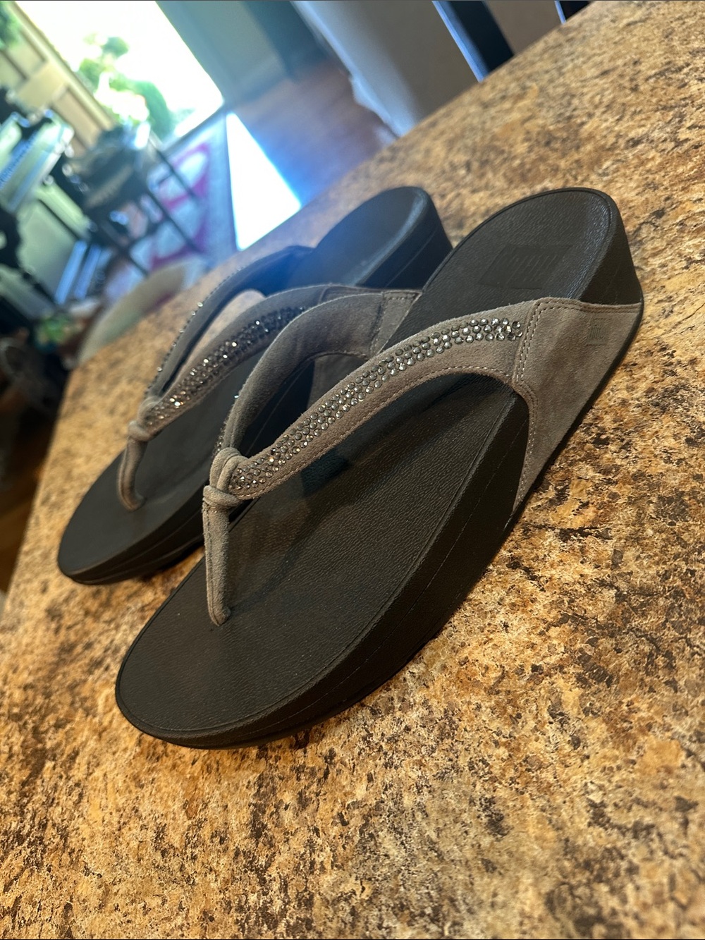 Fitflop Gray Suede Rhinestone Wedge Flip Flops WOMENS 9